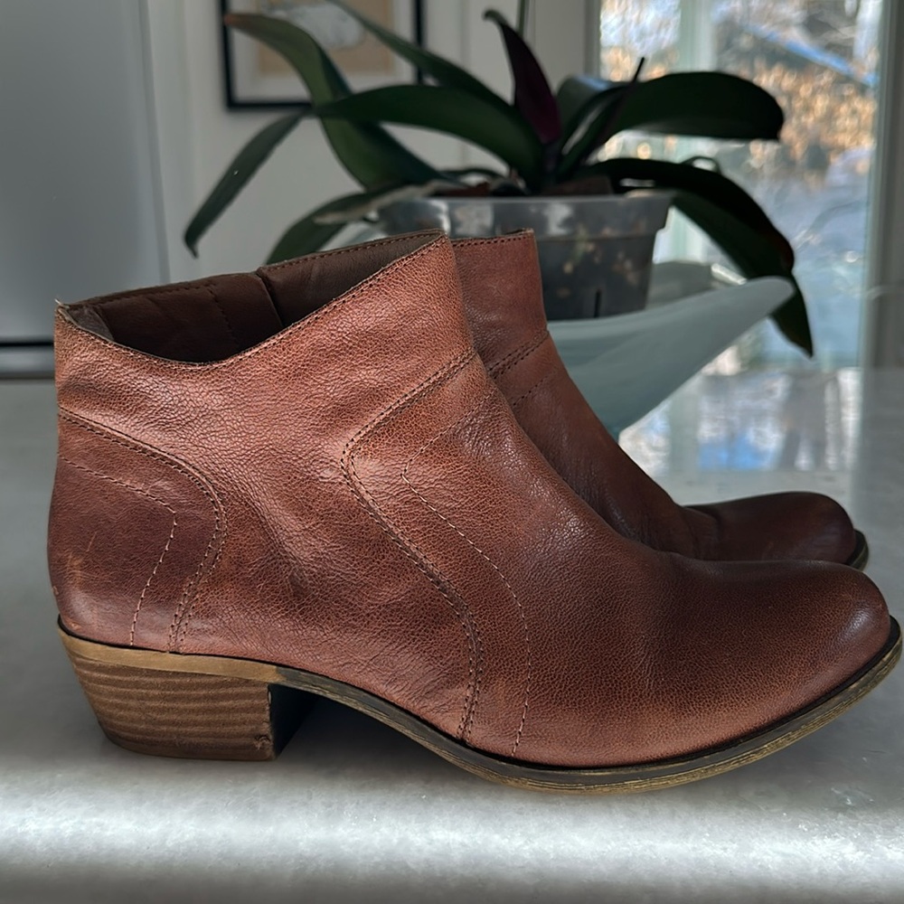 Brown leather Lucky ankle boots